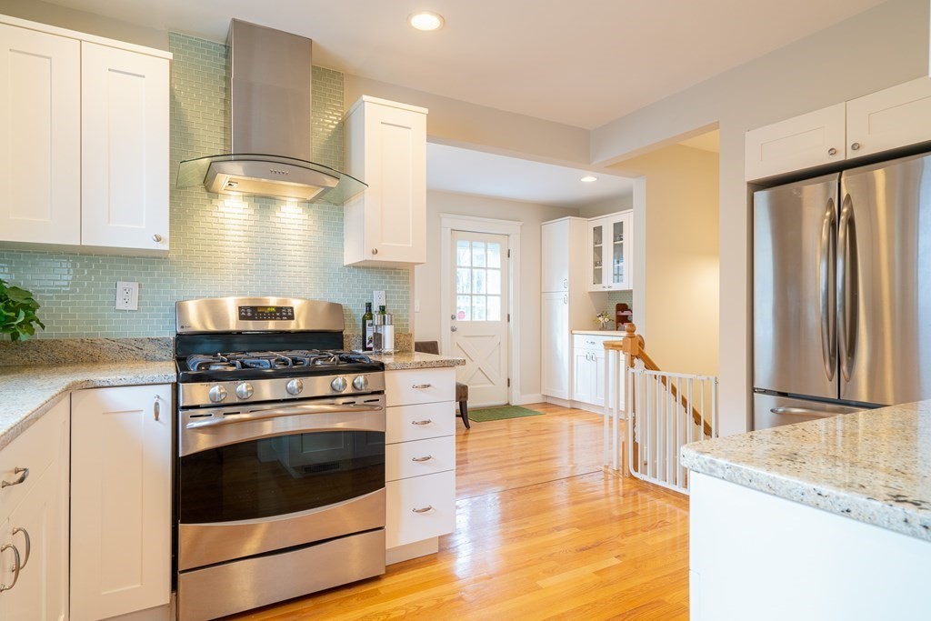 29 Farmcrest Avenue Lexington, MA 02421 - Photo 13 of 32