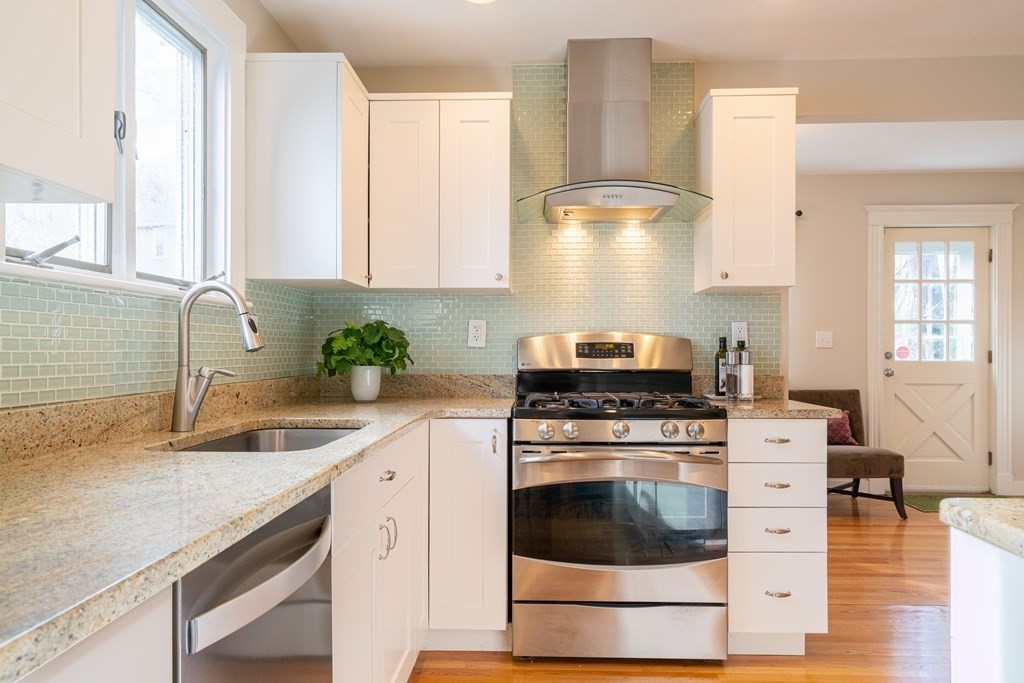 29 Farmcrest Avenue Lexington, MA 02421 - Photo 15 of 32