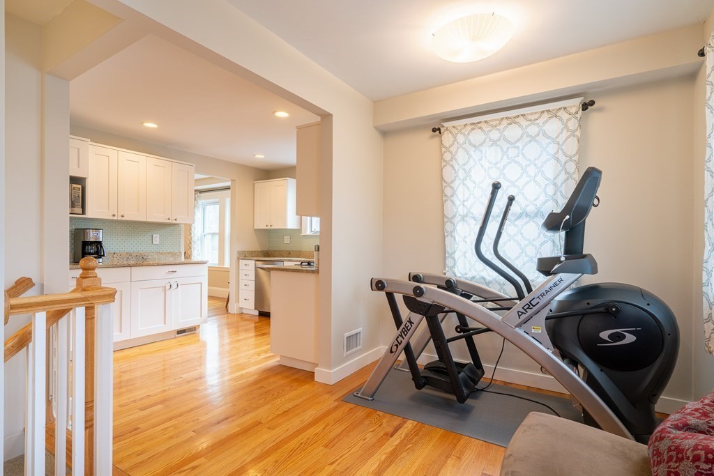 29 Farmcrest Avenue Lexington, MA 02421 - Photo 17 of 32