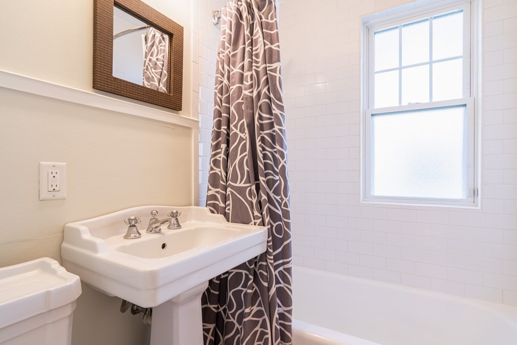 29 Farmcrest Avenue Lexington, MA 02421 - Photo 27 of 32