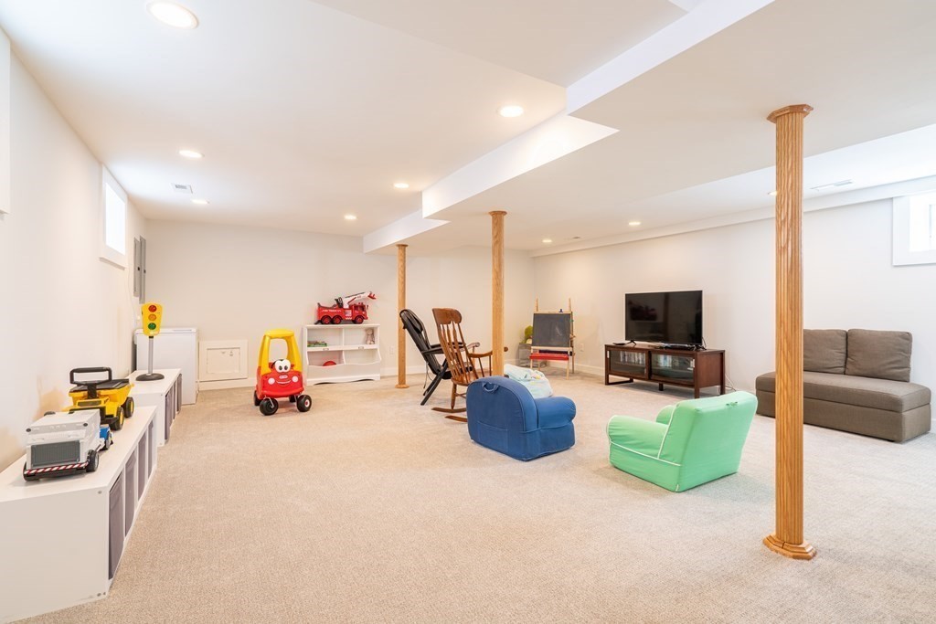 29 Farmcrest Avenue Lexington, MA 02421 - Photo 30 of 32