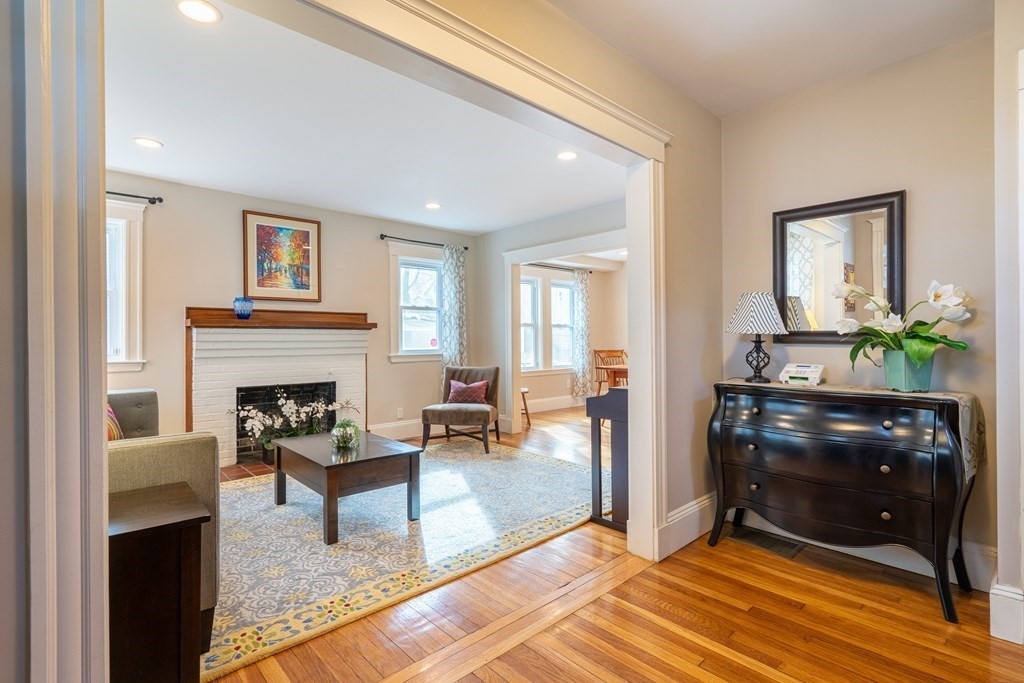 29 Farmcrest Avenue Lexington, MA 02421 - Photo 6 of 32