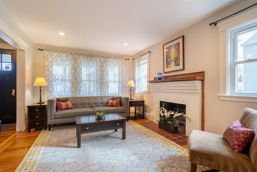 29 Farmcrest Avenue Lexington, MA 02421 - Photo 7 of 32