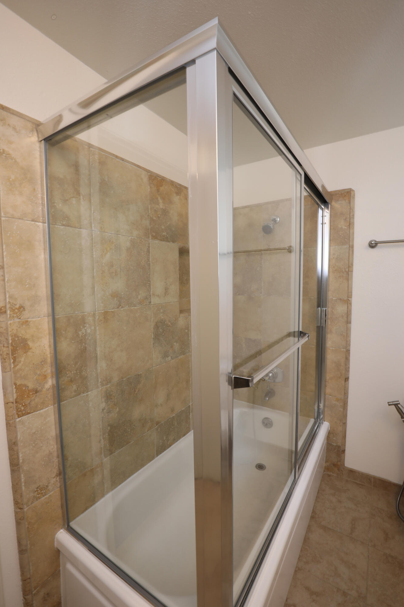 488 Wakefield Road Goleta, CA 93117 - Photo 22 of 34 a bathroom with a bathtub and a shower