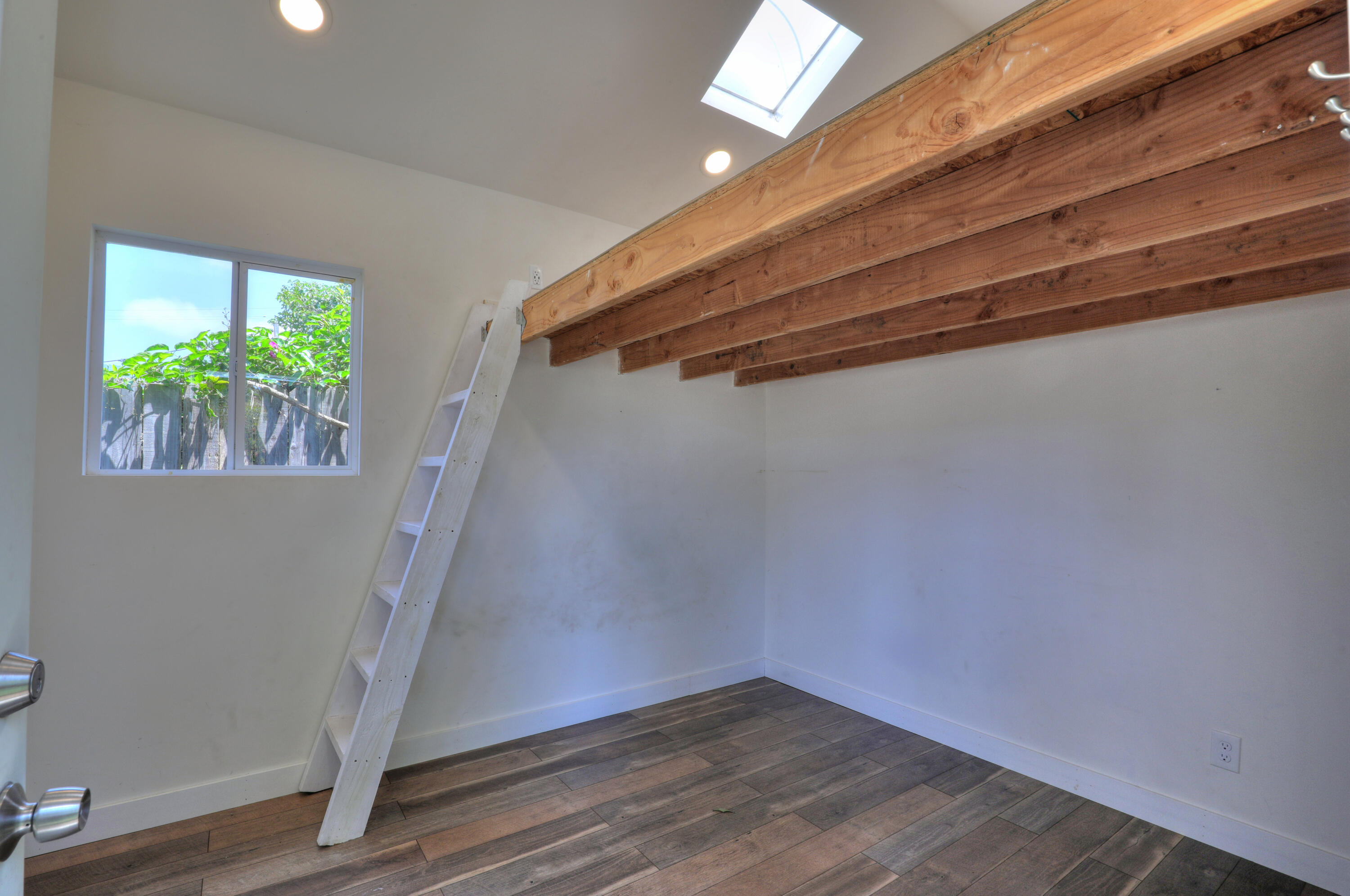 488 Wakefield Road Goleta, CA 93117 - Photo 31 of 34 a view of entryway with wooden floor