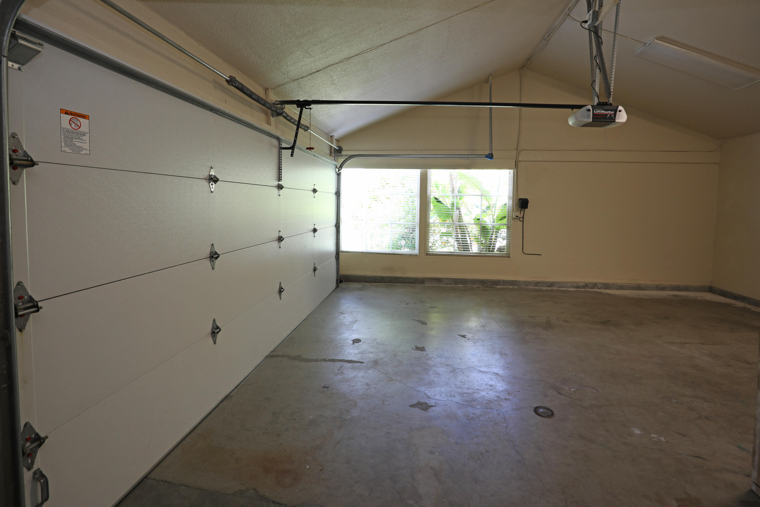 488 Wakefield Road Goleta, CA 93117 - Photo 32 of 34 a view of room and window