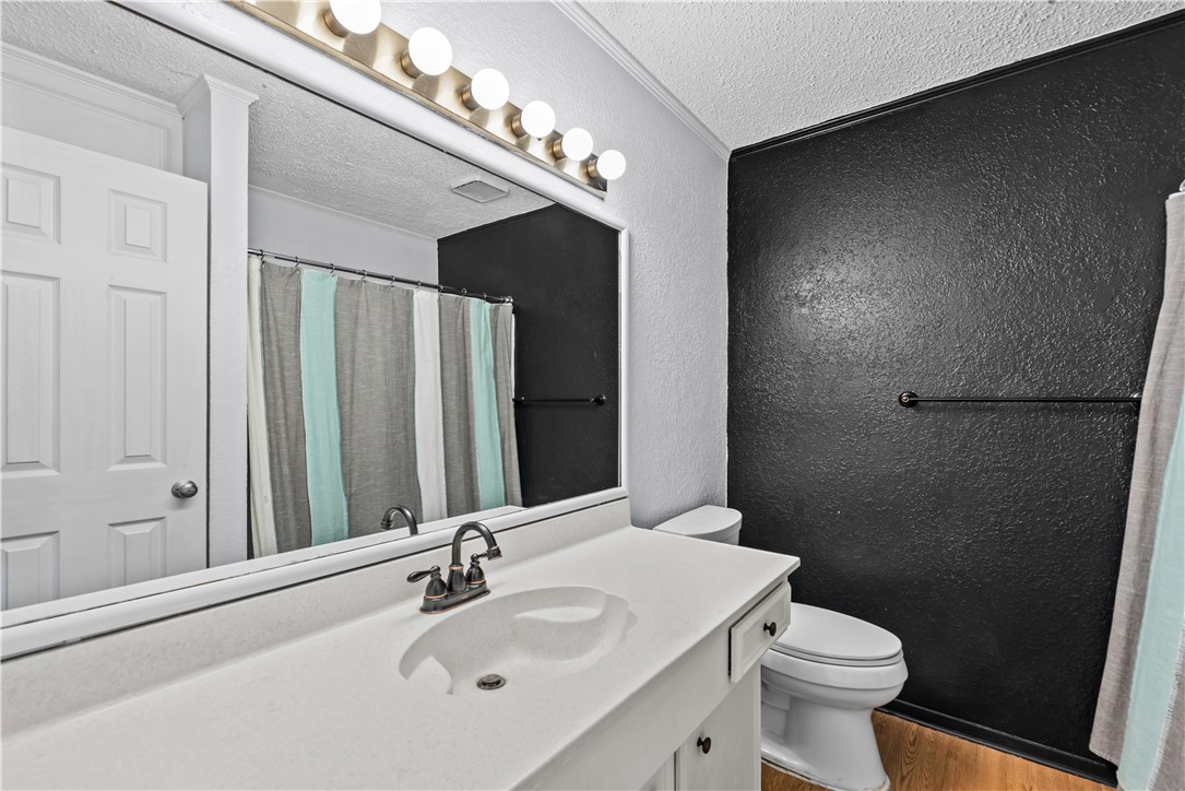 7234 Diamond Ridge Drive Corpus Christi, TX 78413 - Photo 16 of 19 Guest bathroom