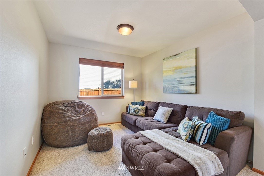 20106 84th Place Northeast Bothell, WA 98011 - Photo 12 of 25 Gallery Image 12