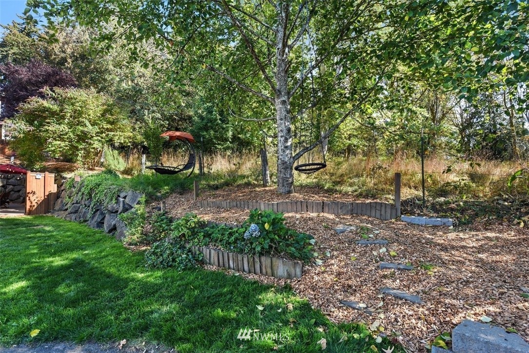 20106 84th Place Northeast Bothell, WA 98011 - Photo 23 of 25 Gallery Image 23