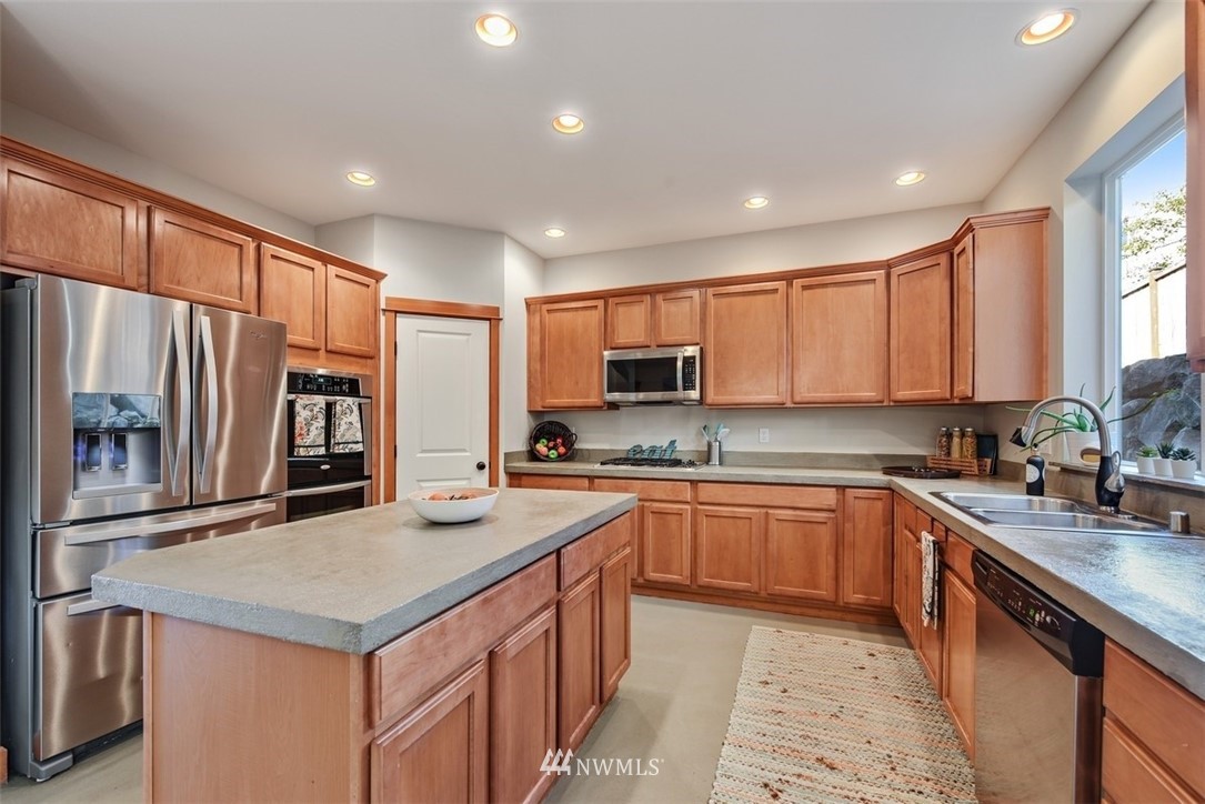 20106 84th Place Northeast Bothell, WA 98011 - Photo 5 of 25 Gallery Image 5