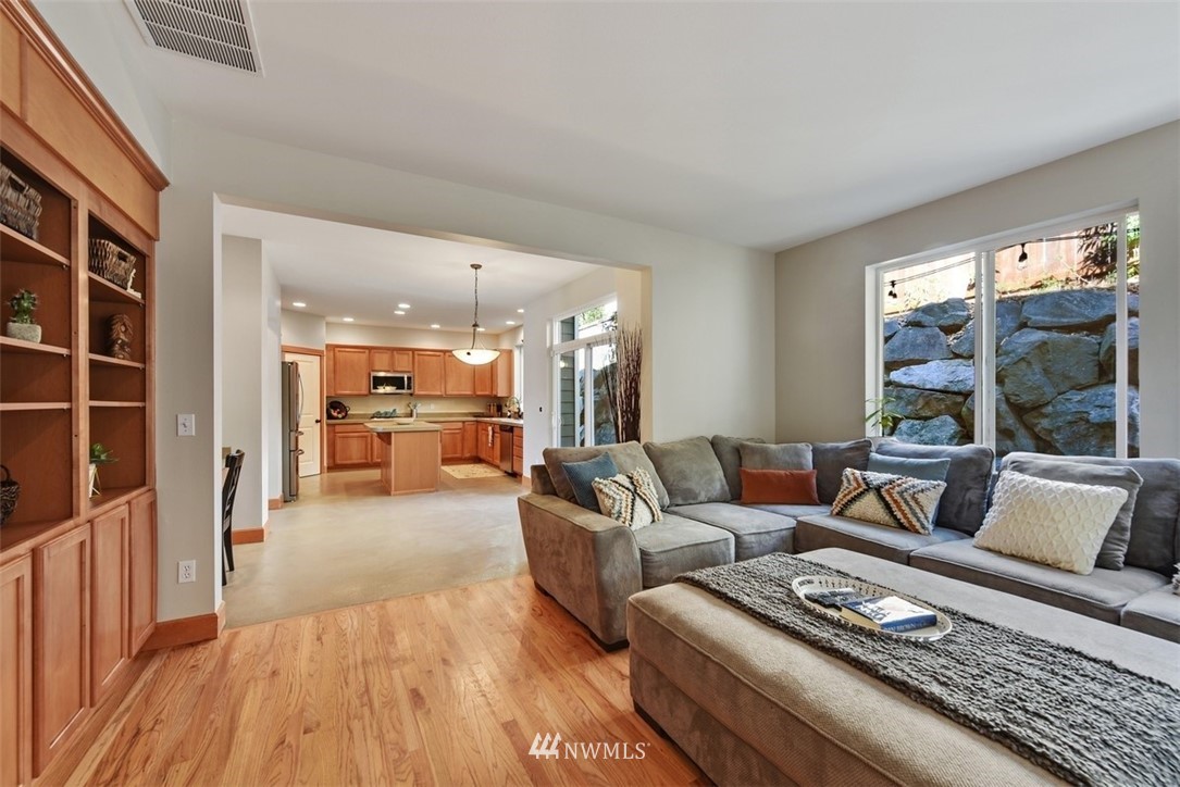 20106 84th Place Northeast Bothell, WA 98011 - Photo 6 of 25 Gallery Image 6