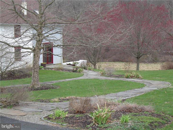1416 Park Road Elverson, PA 19520 - Photo 4 of 24 Gallery Image 4