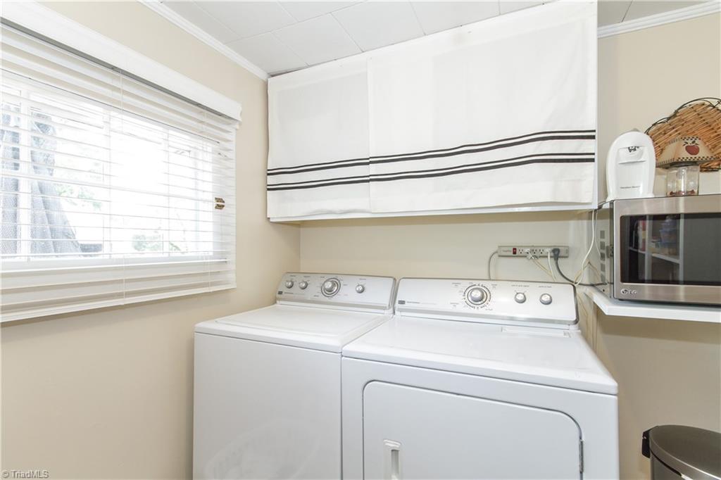 665 Isley Road Haw River, NC 27258 - Photo 18 of 29 Laundry room & mud room