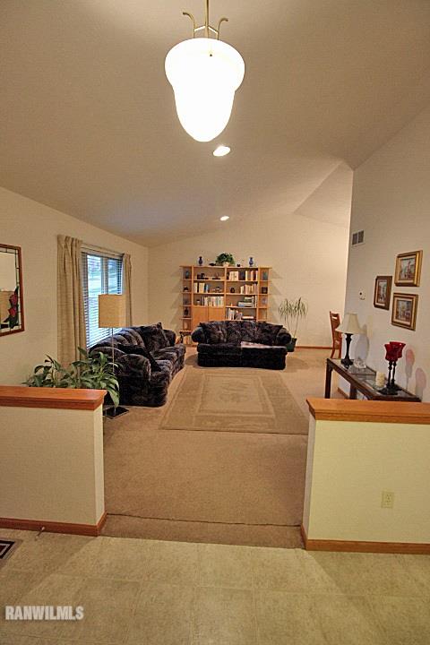 621 Barley Ridge Trail Freeport, IL 61032 - Photo 5 of 25 Gallery Image 5