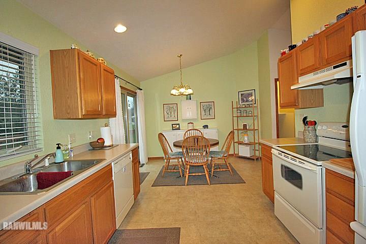 621 Barley Ridge Trail Freeport, IL 61032 - Photo 10 of 25 Gallery Image 10