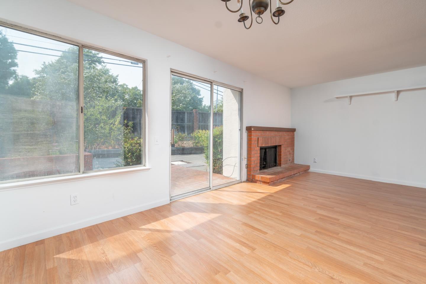383 Santa Clara Place Santa Rosa, CA 95401 - Photo 4 of 16 Gallery Image 4