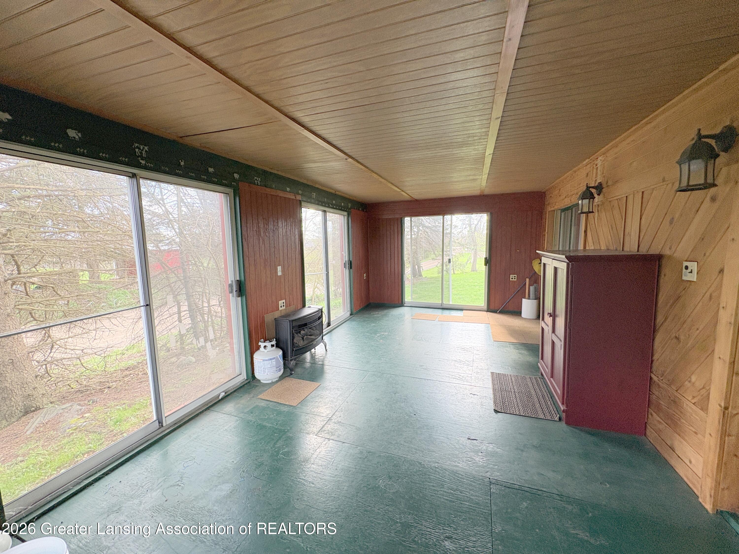 7016 Valley Highway, Unit R2 Vermontville, MI 49096 - Photo 13 of 30 12