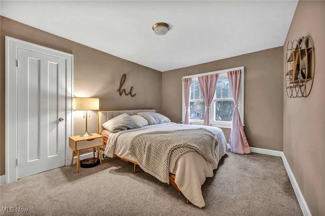 955 Cambridge Road Cleveland, OH 44121 - Photo 16 of 30