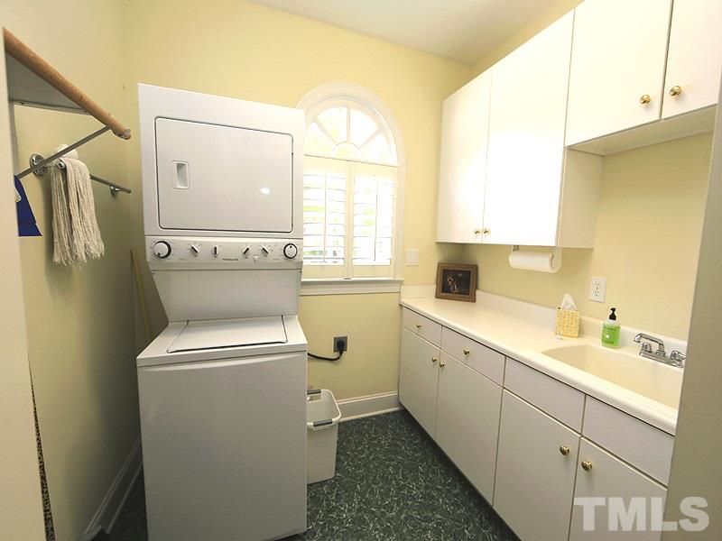 1313 Canfield Court Raleigh, NC 27608 - Photo 17 of 23