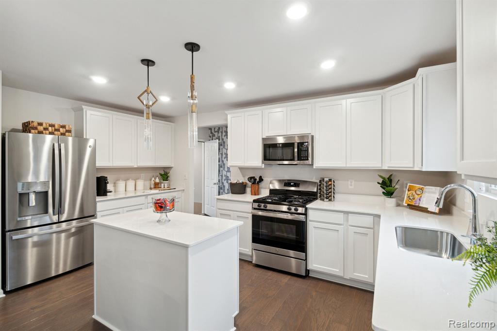 4124 Sedgeview Circle Howell, MI 48843 - Photo 4 of 22