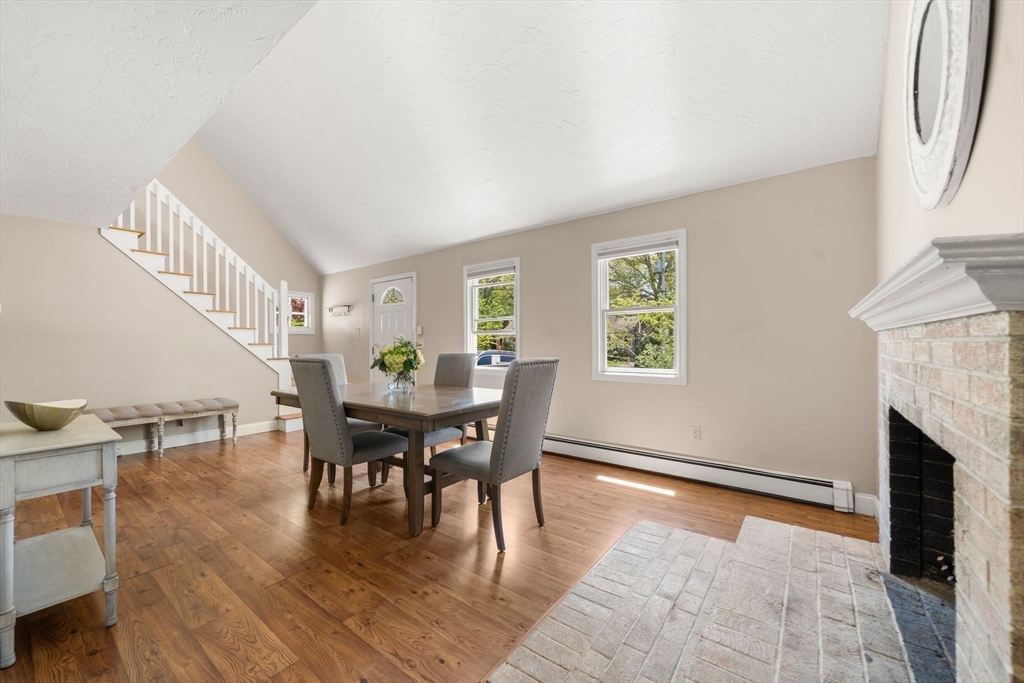 302 Ames Way Barnstable, MA 02632 - Photo 5 of 37