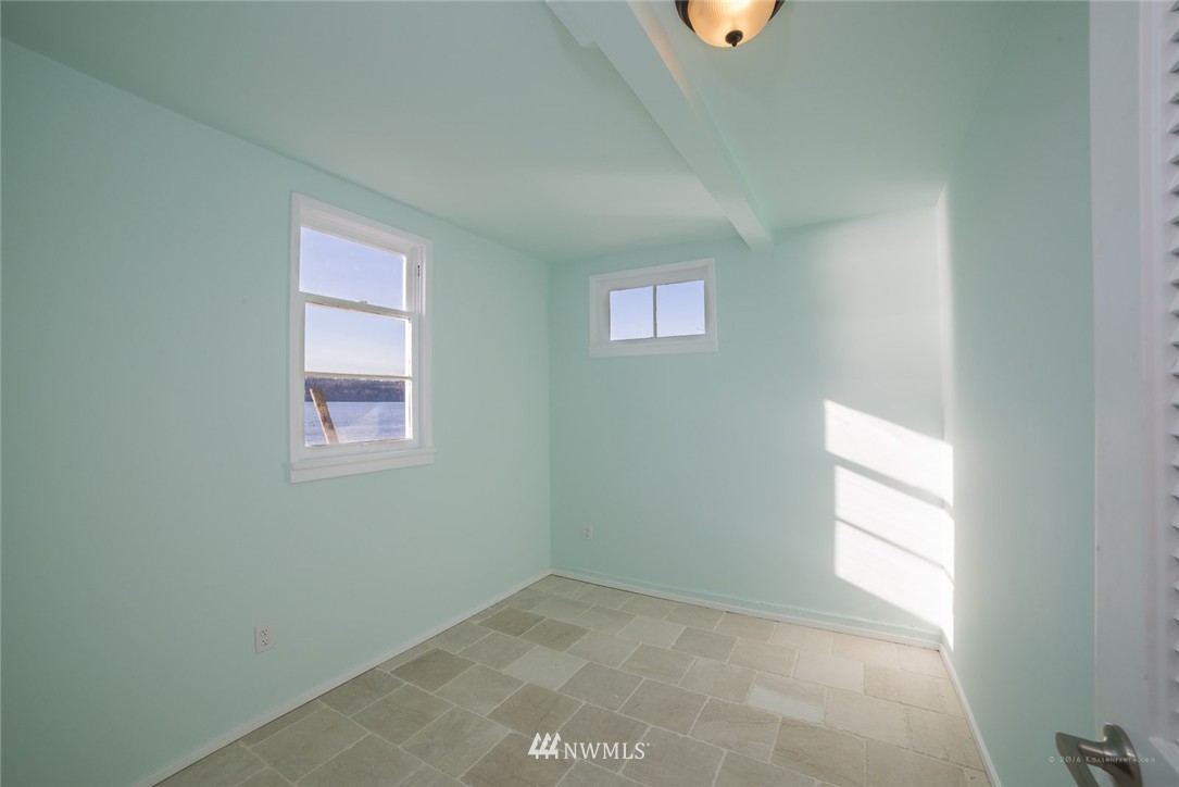 4642 East Harbor Road Freeland, WA 98249 - Photo 15 of 25