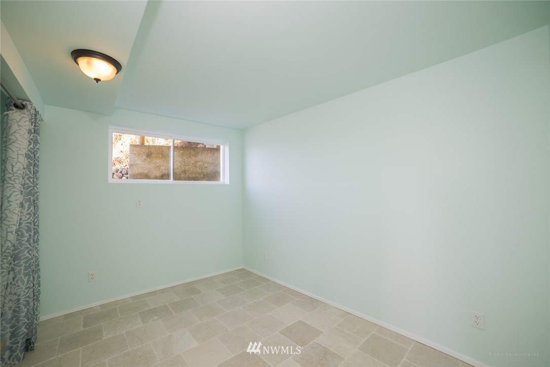 4642 East Harbor Road Freeland, WA 98249 - Photo 16 of 25