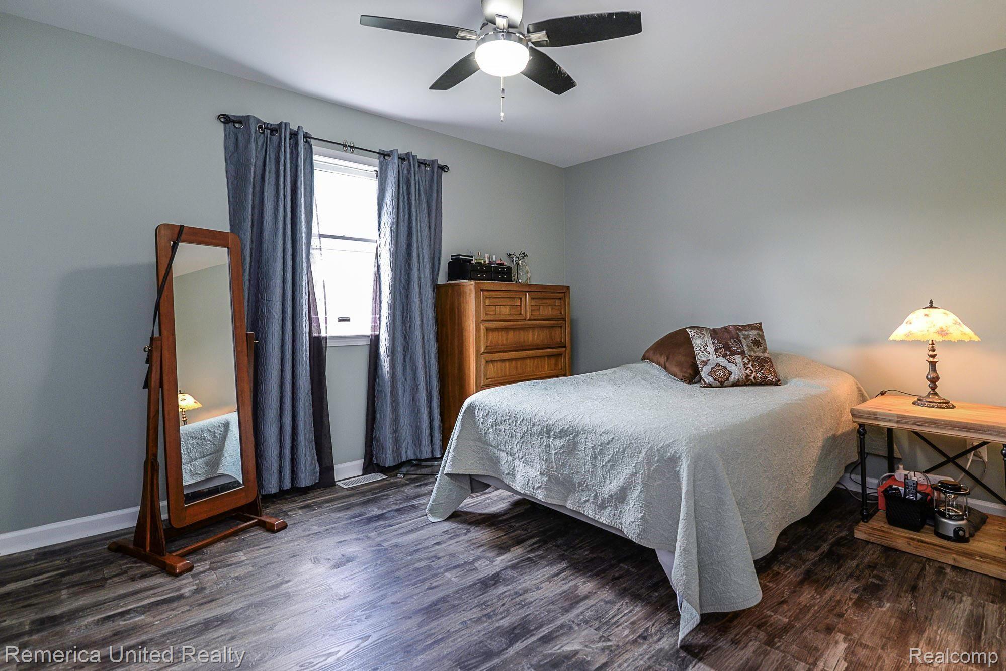 1285 West Cook Road Grand Blanc, MI 48439 - Photo 24 of 47 DSC_0869.jpg