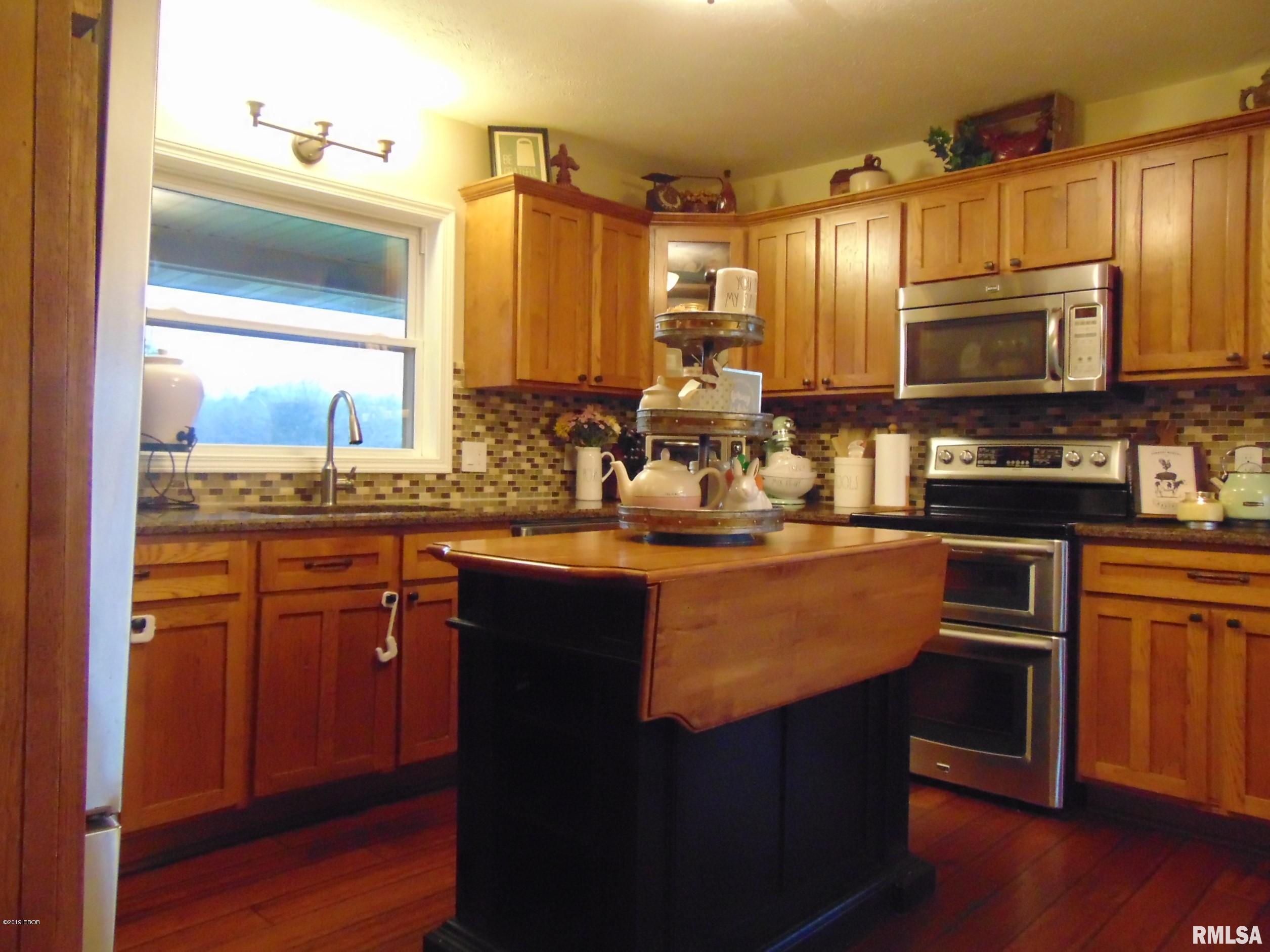 4252 Stonefort Road Creal Springs, IL 62922 - Photo 4 of 50 Gallery Image 4