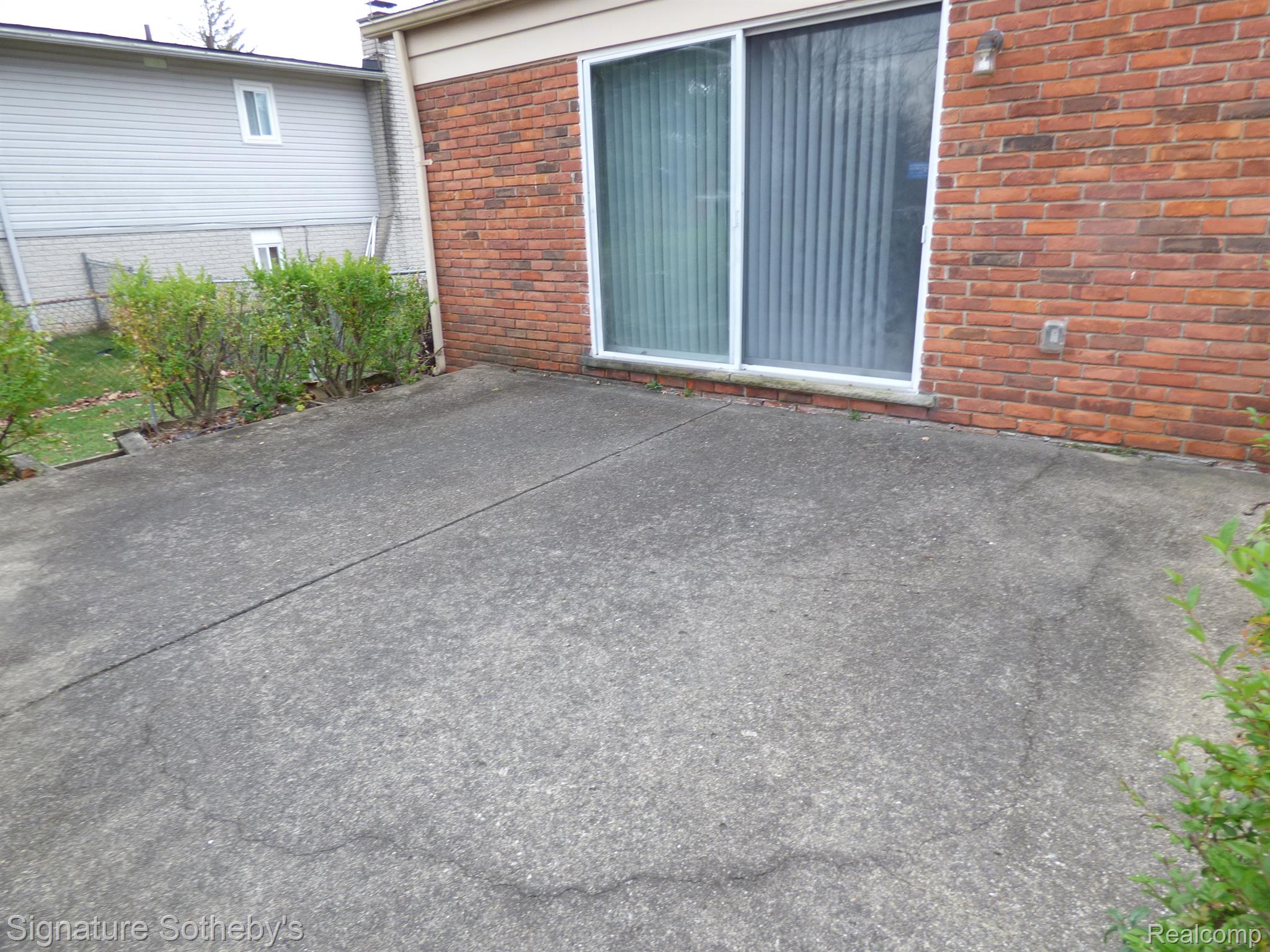 29690 North Rutherland Street Southfield, MI 48076 - Photo 31 of 32 Gallery Image 31
