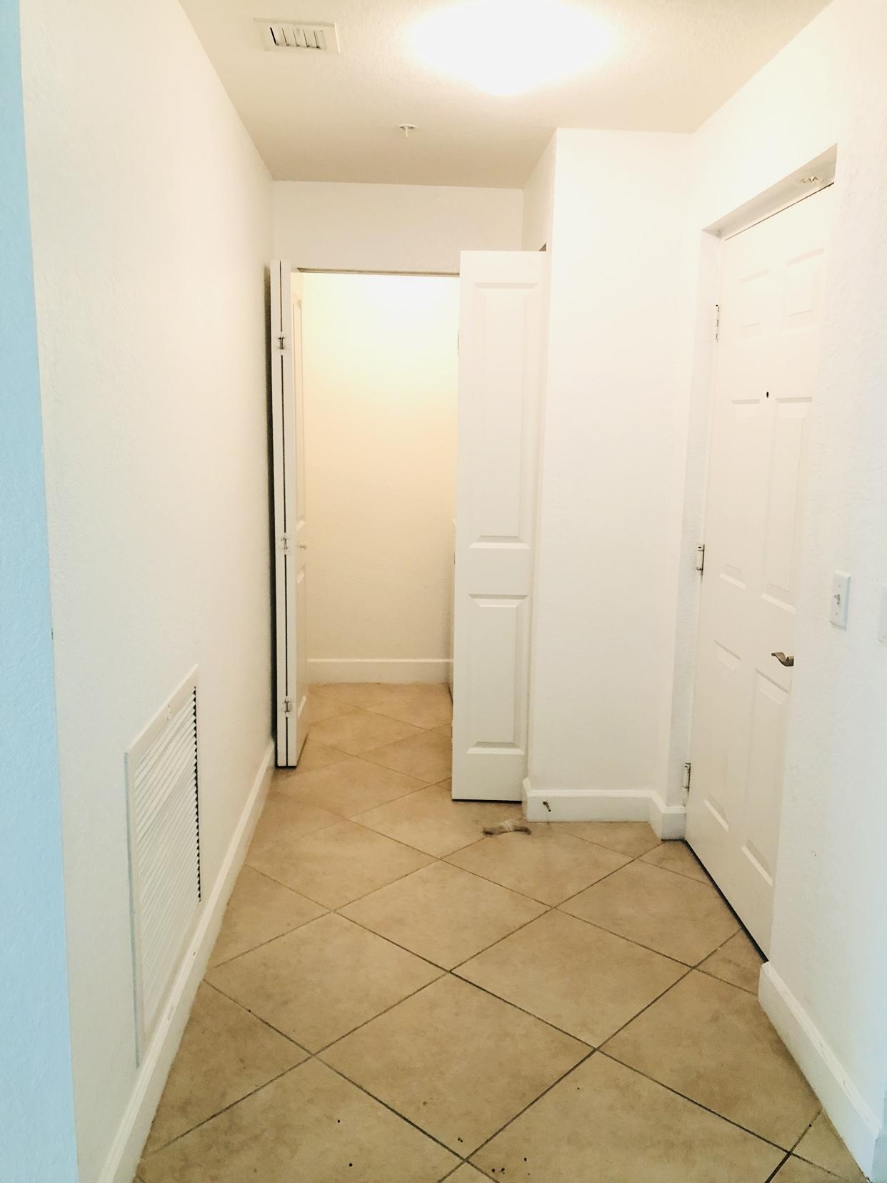 3414 Renaissance Way, Unit 414 Boynton Beach, FL 33426 - Photo 8 of 17 Entryway - Laundryroom