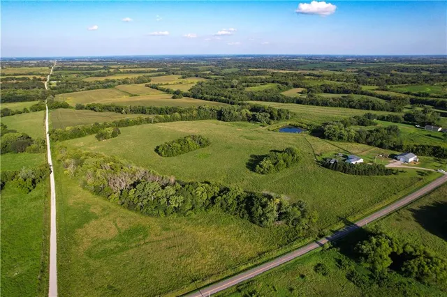 $529,900 | 3780 Northwest State Route, Maysville, MO 64469