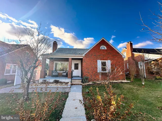 $2,950 | 102 Frederick Avenue, Frederick, MD 21701