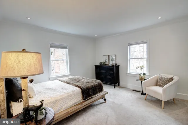 $2,950 | 102 Frederick Avenue, Frederick, MD 21701