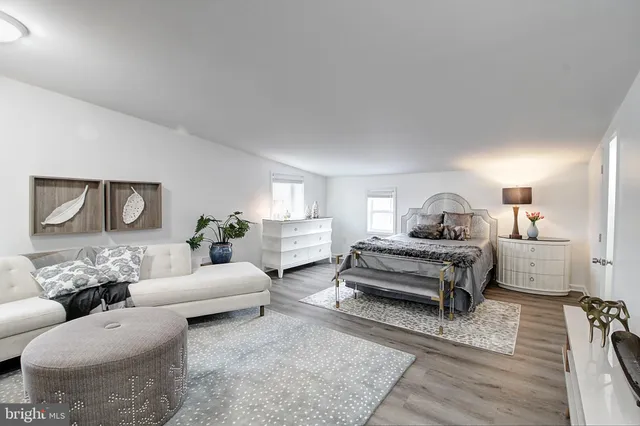 $2,950 | 102 Frederick Avenue, Frederick, MD 21701