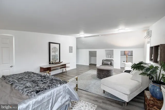 $2,950 | 102 Frederick Avenue, Frederick, MD 21701