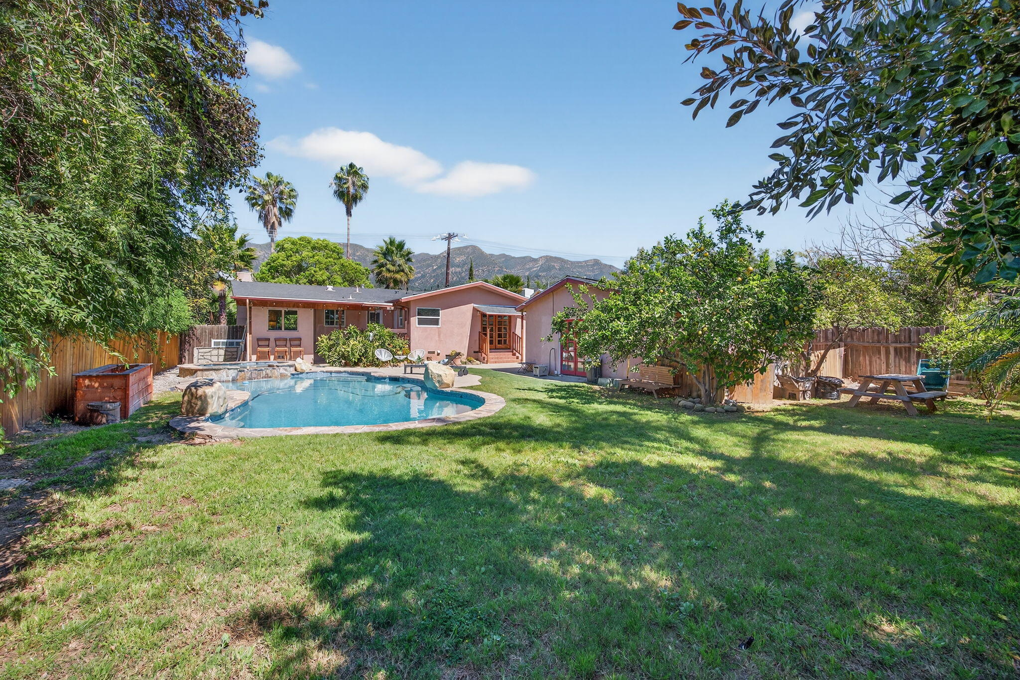Lovely Ojai Pool Home