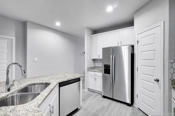 $1,795 | 13031 Heathers Sun Street, St. Hedwig, TX 78152