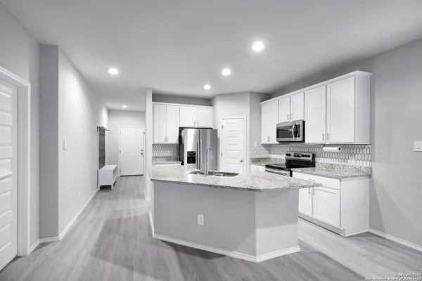 $1,795 | 13031 Heathers Sun Street, St. Hedwig, TX 78152