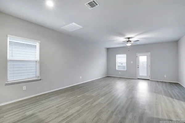 $1,795 | 13031 Heathers Sun Street, St. Hedwig, TX 78152