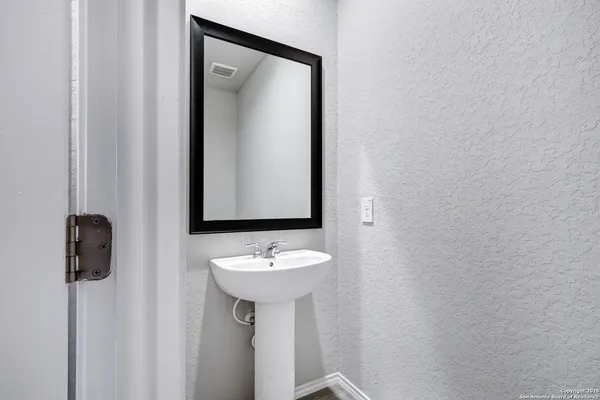 $1,795 | 13031 Heathers Sun Street, St. Hedwig, TX 78152