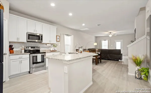 $1,795 | 13031 Heathers Sun Street, St. Hedwig, TX 78152