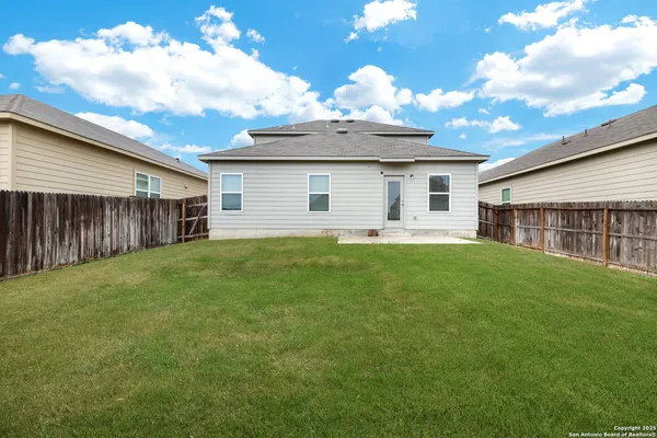 $1,795 | 13031 Heathers Sun Street, St. Hedwig, TX 78152