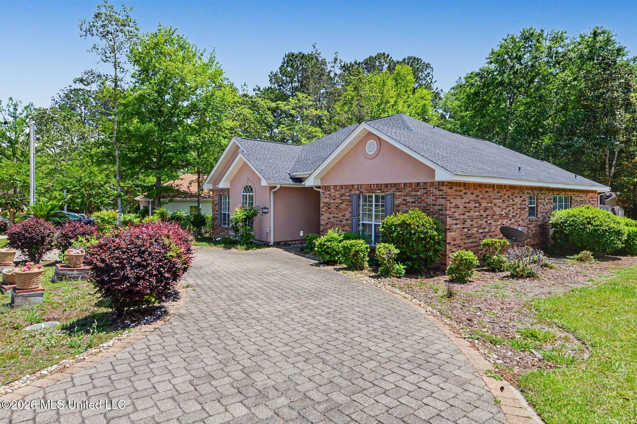 89357 Diamondhead Drive East Diamondhead, MS 39525 - Photo 2 of 32 002