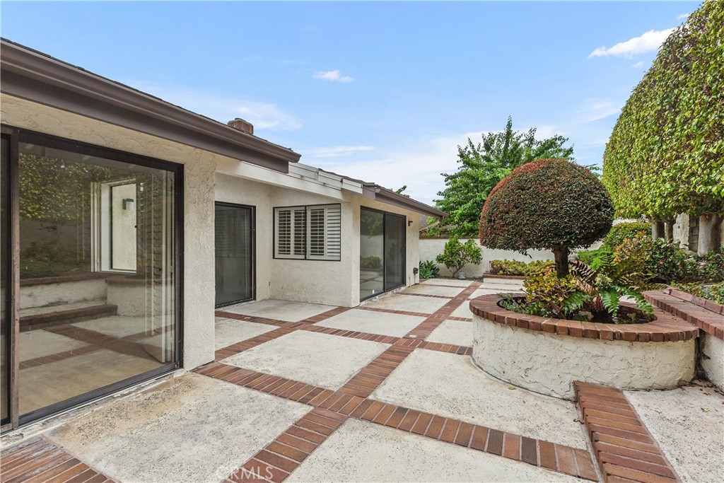 37 Beachcomber Drive Corona del Mar, CA 92625 - Photo 36 of 39 a front view of a house