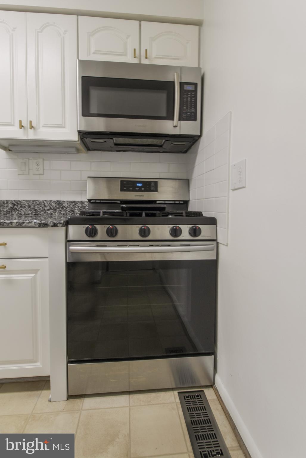 1100 Gilbert Road Rockville, MD 20851 - Photo 11 of 60 Kitchen