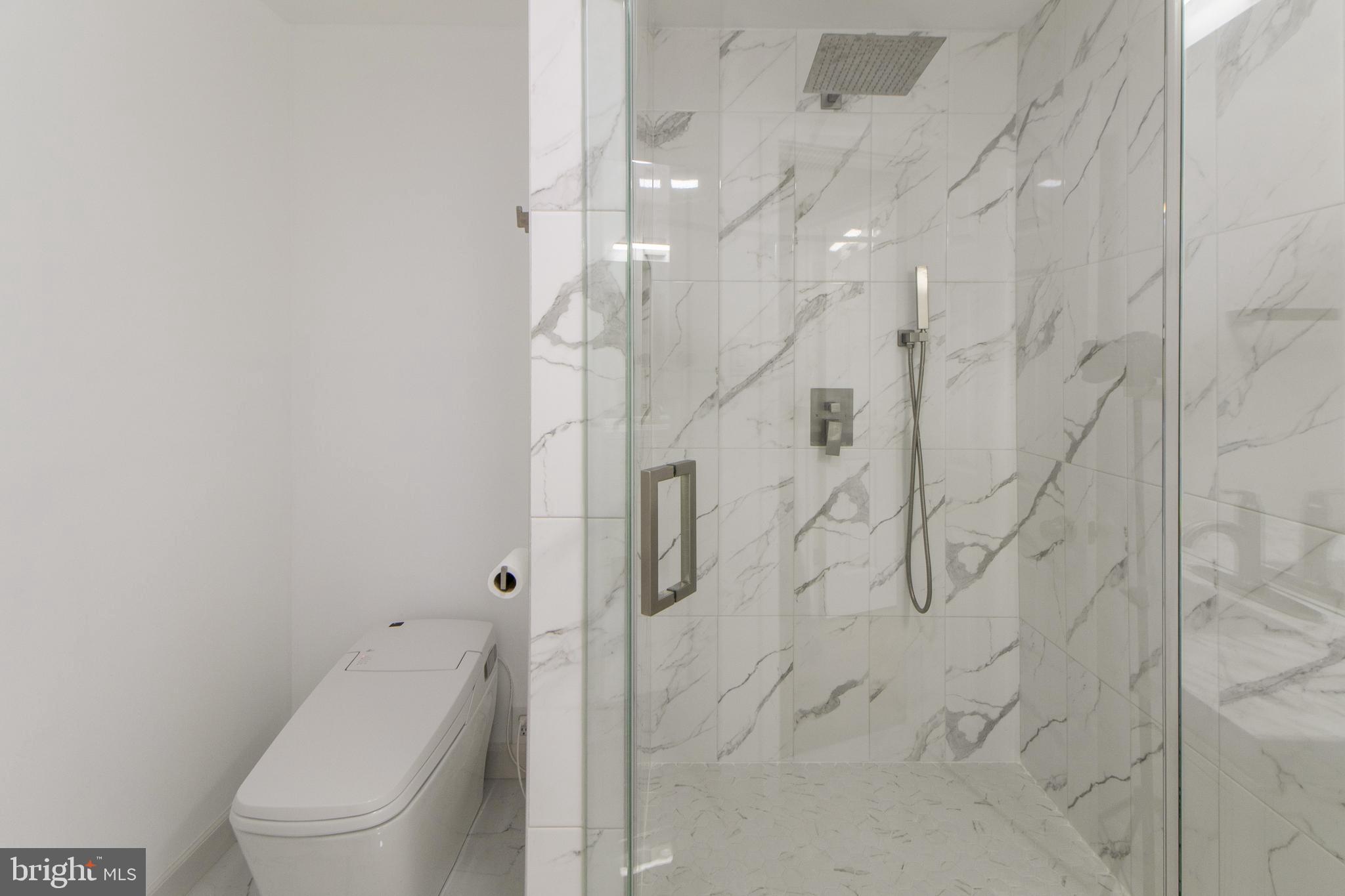 1100 Gilbert Road Rockville, MD 20851 - Photo 29 of 60 Main Level Bath