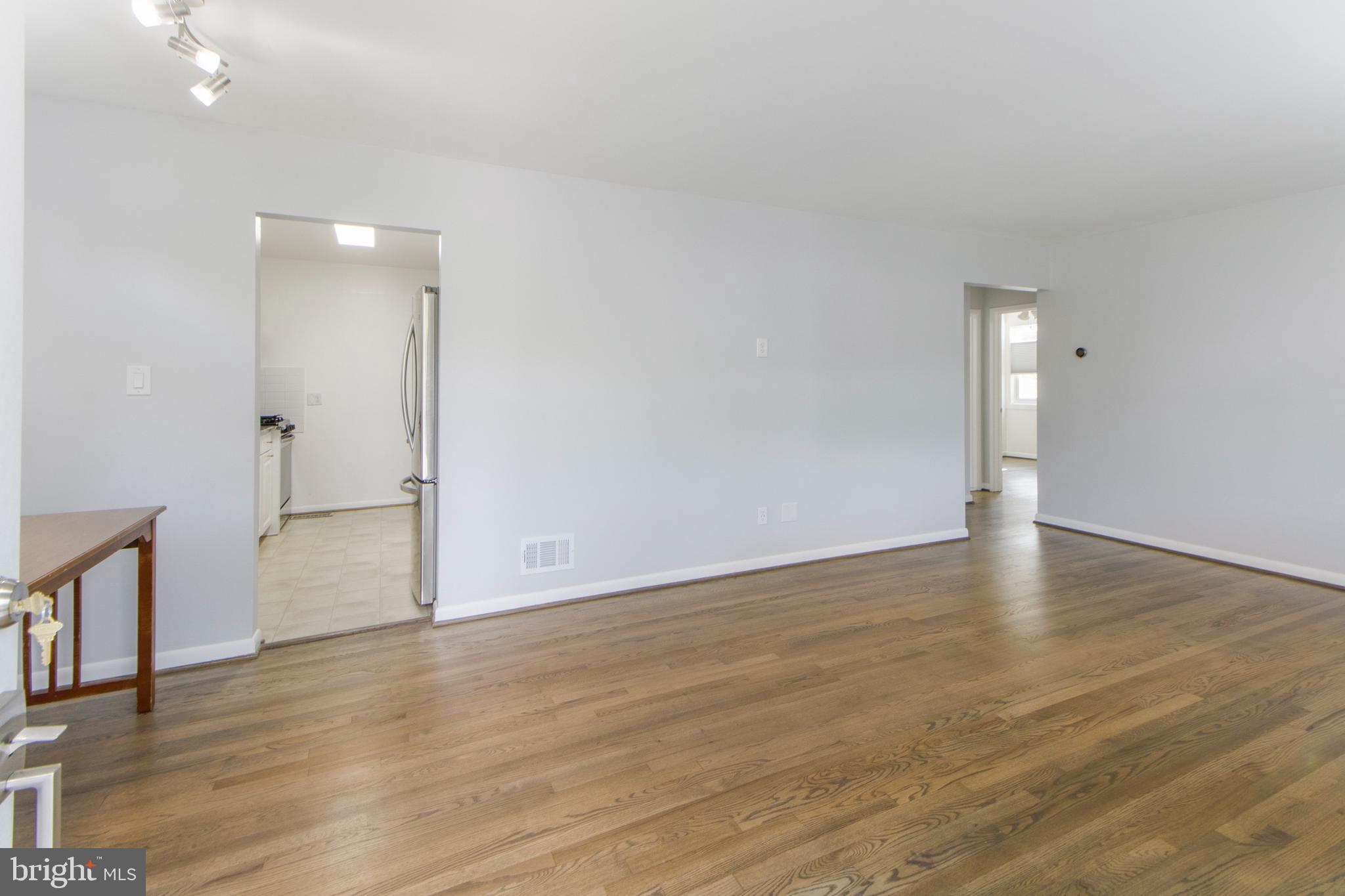 1100 Gilbert Road Rockville, MD 20851 - Photo 6 of 60 Living