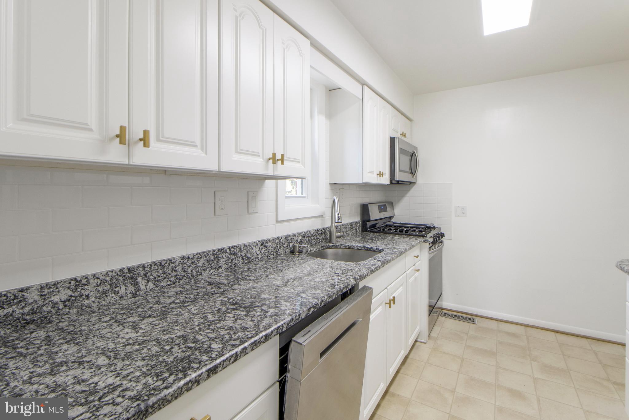 1100 Gilbert Road Rockville, MD 20851 - Photo 9 of 60 Kitchen