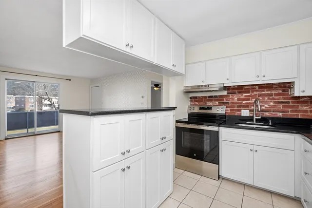 $430,000 | 25 Lionel Avenue, Unit E, Waltham, MA 02452